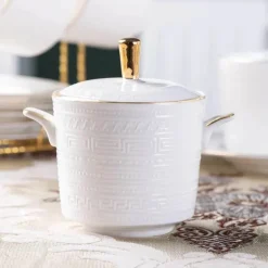 Teeservice aus Bone China – Britisches weißes Teegeschirr mit Kaffeetasse, Untertasse, Milchglas, Zuckerdose