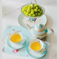 Teeservice aus Knochenporzellan, geblümter europäischer Landhausstil mit Kuchenständer