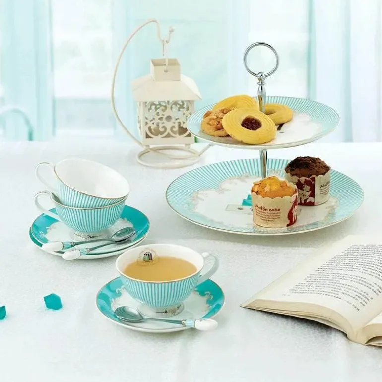 Teeservice aus Knochenporzellan, geblümter europäischer Landhausstil mit Kuchenständer