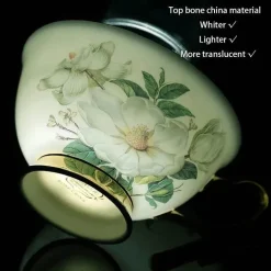 Teeservice „Camellia“ aus Bone China – Teekanne und Tassen aus Porzellan, Zuckerdose