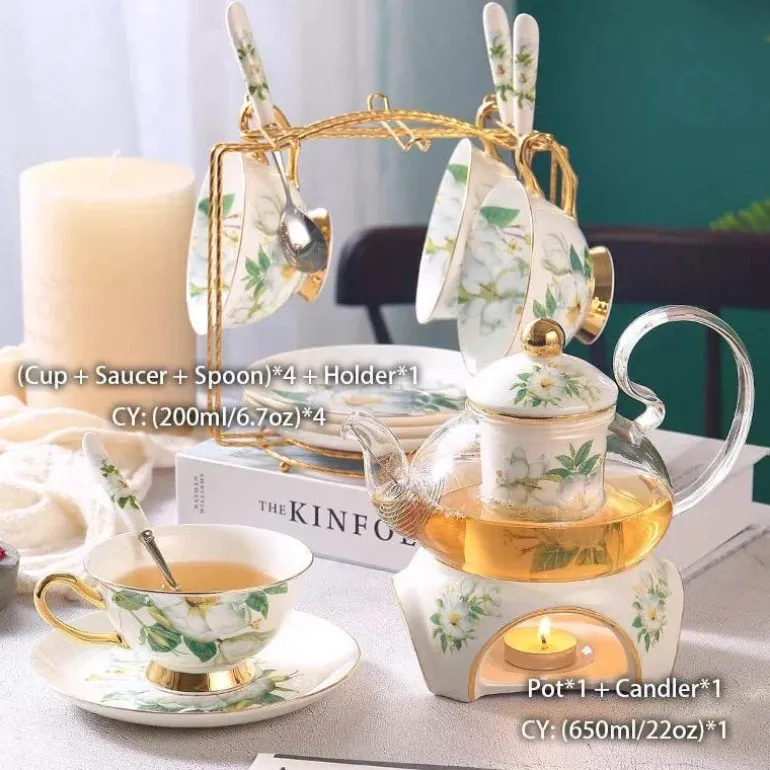 Teeservice mit Kamelien-Blumenmotiv – Teekanne aus Knochenporzellan, Teetasse und Sieb