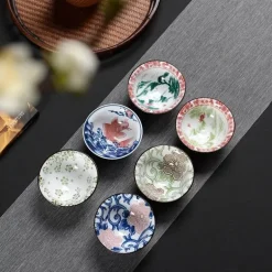 Teetasse aus Keramik – Sake-Tasse aus blau-weißem Porzellan