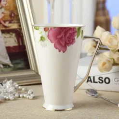 Teetassen-Set aus Bone China mit Blumenmuster – elegantes europäisches Design mit Löffel