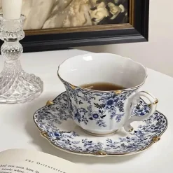 Teetassen-Set aus Porzellan – Elegante Kaffeetassen mit Untertassen