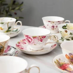 Teetassen-Set aus Porzellan mit Blumenmuster – elegantes Trinkgeschirr mit Untertasse und Löffel