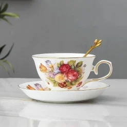 Teetassen-Set aus Porzellan mit Blumenmuster – elegantes Trinkgeschirr mit Untertasse und Löffel