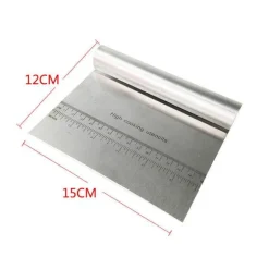 Teigschneider aus Edelstahl – unverzichtbares Backwerkzeug für Pizza und Gebäck