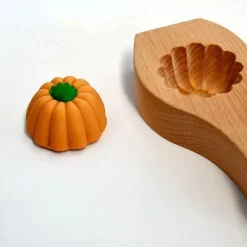 Teigtaschenformer aus Holz – Mondförmige Form für selbstgemachte Teigtaschen