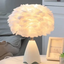 Tischlampe aus Federglas – Elegante Beleuchtung für die Inneneinrichtung