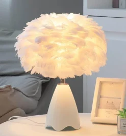 Tischlampe aus Federglas – Elegante Beleuchtung für die Inneneinrichtung