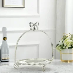 Tortenständer mit Perlen und Schleife – Elegante Dessert-Ausstellung