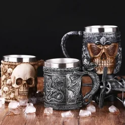 Totenkopf-Ritter-Bierkrug - Halloween-Krug aus Edelstahl mit Harz