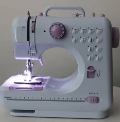 Tragbare elektrische Mini-Nähmaschine – einfache Verwendung auf Reisen