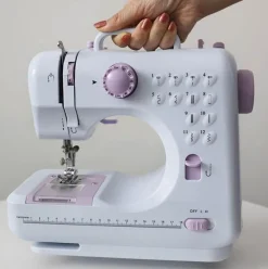 Tragbare elektrische Mini-Nähmaschine – einfache Verwendung auf Reisen