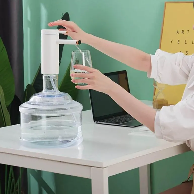 Tragbare elektrische Wasserpumpe – intelligenter wiederaufladbarer Spender