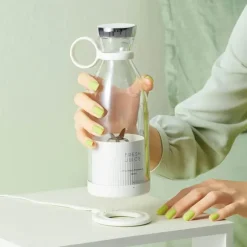 Tragbarer Mini-Entsafter – Elektrischer Smoothie-Mixer