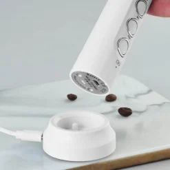 Tragbarer wiederaufladbarer Milchaufschäumer – 3-in-1-Schaummacher