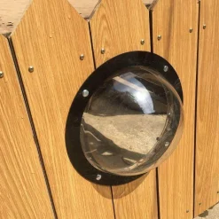 Transparenter Haustierzaun - Robuste Sicherheitsbarriere für den Außenbereich