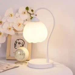 Tulpen-Tischlampe – Dekorative Blumenbeleuchtung