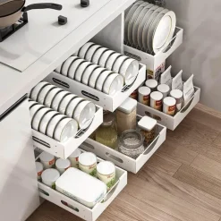 Unterschrank-Geschirr-Organizer – Clevere Aufbewahrungslösung für die Küche