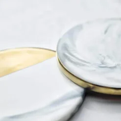 Untersetzer mit Marmorstreifen – Luxuriöses Trinkgeschirr aus Keramik