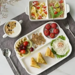 Unterteilter Keramikteller - Vielseitiger Snackteller aus weißem Porzellan