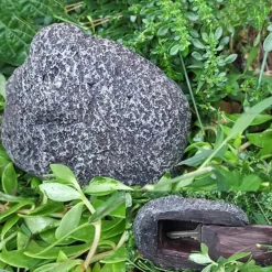 Versteckter Garten-Sicherheitsstein – diskretes Sicherheitsdekor für den Außenbereich