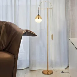 Verstellbare Needle Stehlampe - Modernes Stehlicht