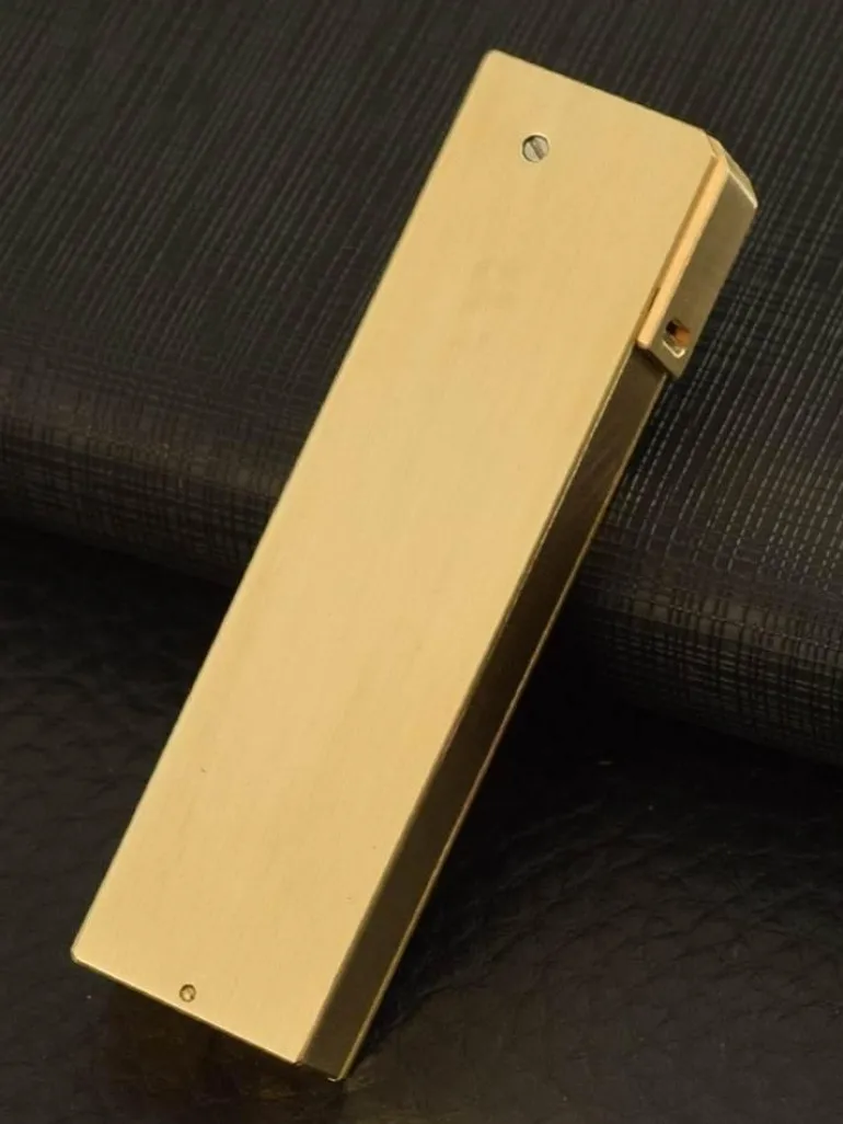 Vintage Benzinfeuerzeug - Kreatives Retro-Design