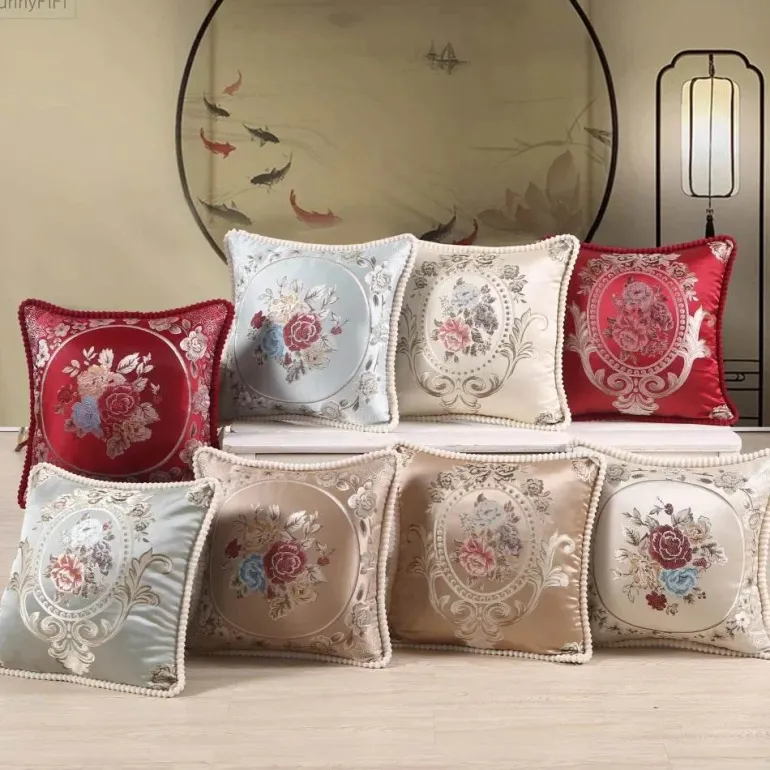 Vintage Blumen Kissenbezug - Rot Elfenbein Jacquard Europäisches Design 19x19 Zoll