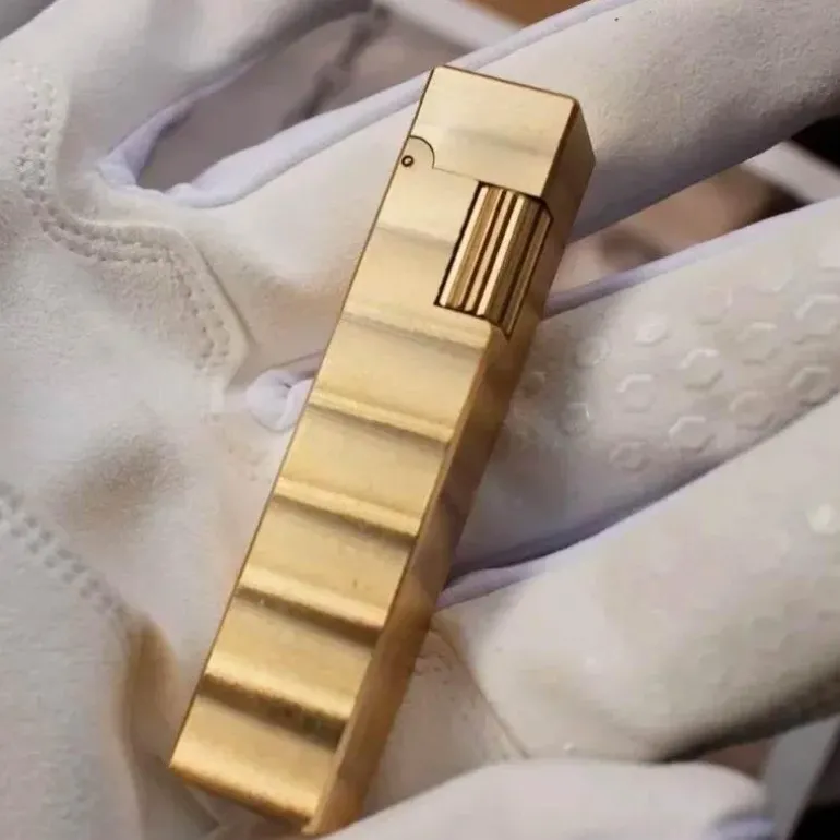 Vintage Feuerzeug mit Kupferflamme – handgefertigtes Design