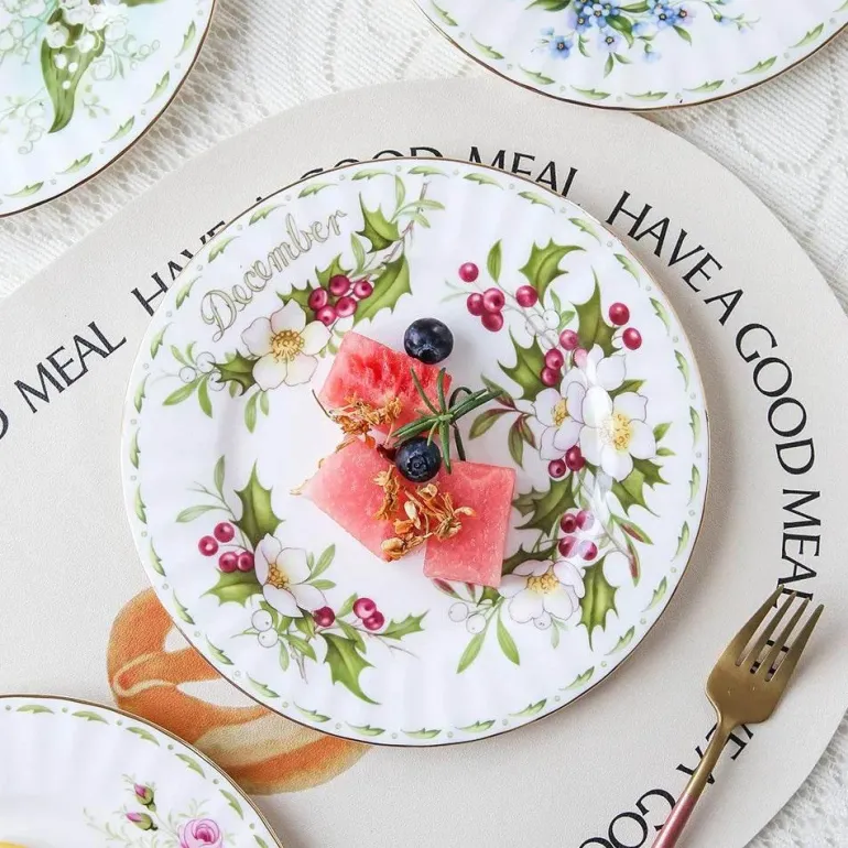 Vintage Flower Bone China Teller - Elegantes Küchengeschirr