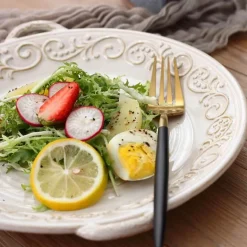 Vintage geprägter Keramikteller - Dekoratives Geschirr