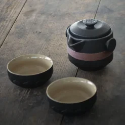 Vintage Keramik Reiseteekanne - Elegante tragbare Teekanne