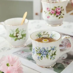 Vintage Phnom Penh Blumenbecher - Elegante Teetasse mit Handgriff für das Home Office