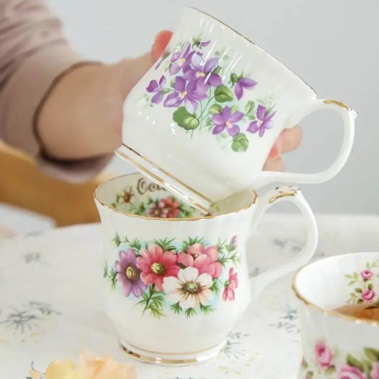 Vintage Phnom Penh Blumenbecher - Elegante Teetasse mit Handgriff für das Home Office