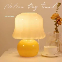 Vintage Pilzlampe - Cremegelbes Akzentlicht