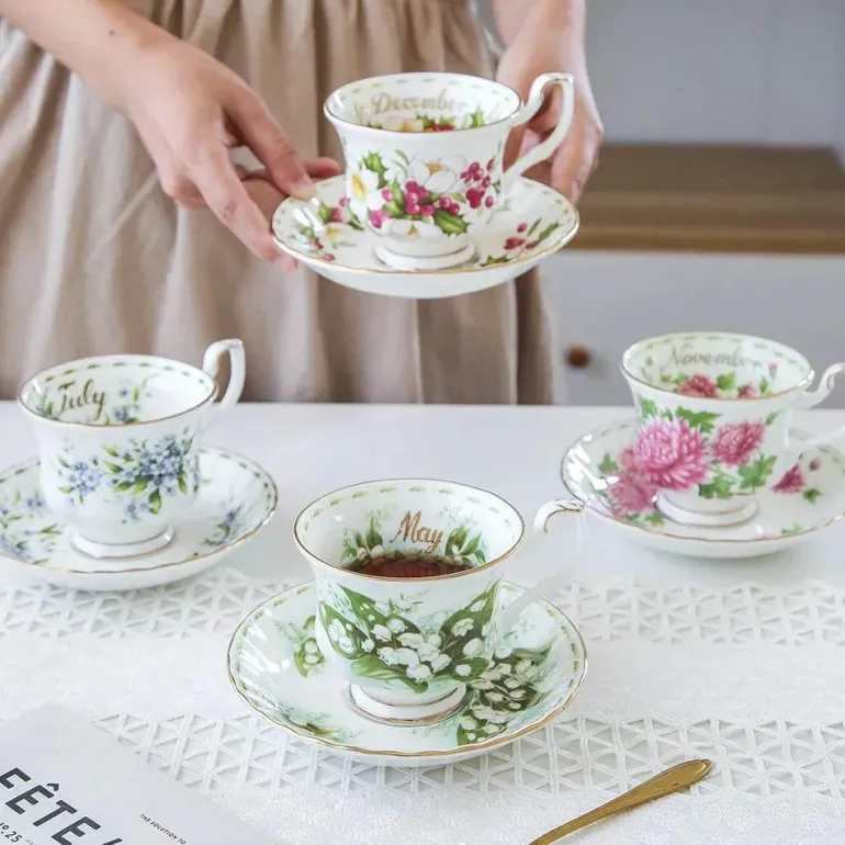 Vintage-Kaffeetasse und Untertasse aus Bone China – 220 ml