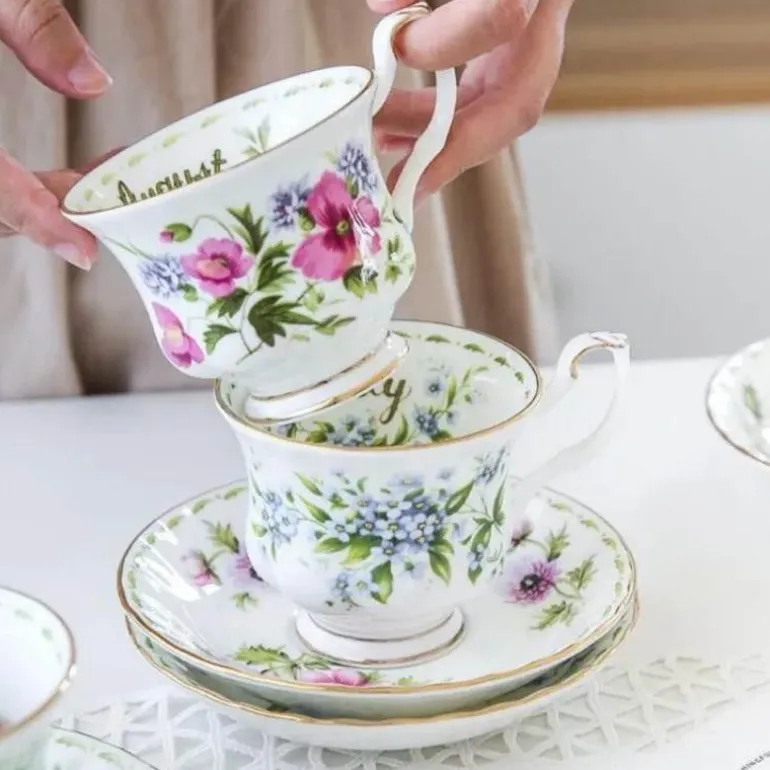 Vintage-Kaffeetasse und Untertasse aus Bone China – 220 ml