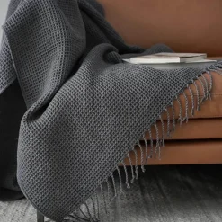 Waffelstrickdecke – weicher, atmungsaktiver Überwurf in Volltonfarbe für das Schlafsofa