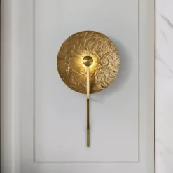 Wandlampe - Elegante goldene Glockenleuchte