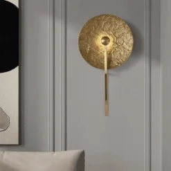 Wandlampe - Elegante goldene Glockenleuchte