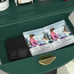 Wandmontierter Make-up-Organizer – Aufbewahrung ohne Lochen im Badezimmer