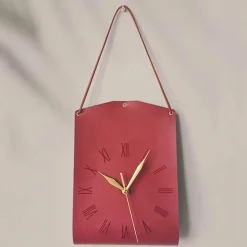 Wanduhr aus Leder – Stilvolles Zeitmesser für die Heimdekoration