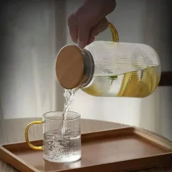 Wasserkrug aus Glas mit Griff – Vielseitiger Krug für heißen und kalten Tee