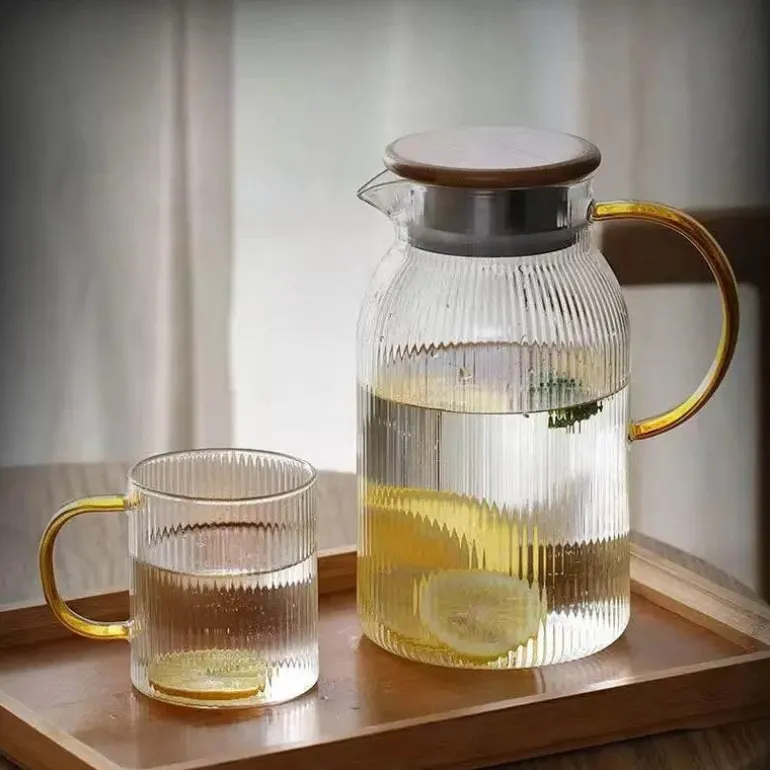 Wasserkrug aus Glas mit Griff – Vielseitiger Krug für heißen und kalten Tee