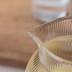 Wasserkrug aus Glas mit Griff – Vielseitiger Krug für heißen und kalten Tee