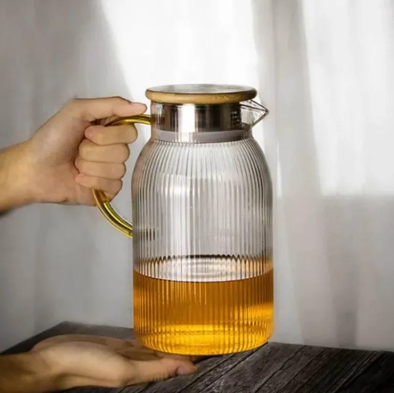 Wasserkrug aus Glas mit Griff – Vielseitiger Krug für heißen und kalten Tee