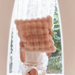 Weiches Dekokissen aus Kunstfell - Genevieve Kissen