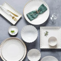 Weißes Esstellerset aus Keramik - Geschirr der japanischen Serie